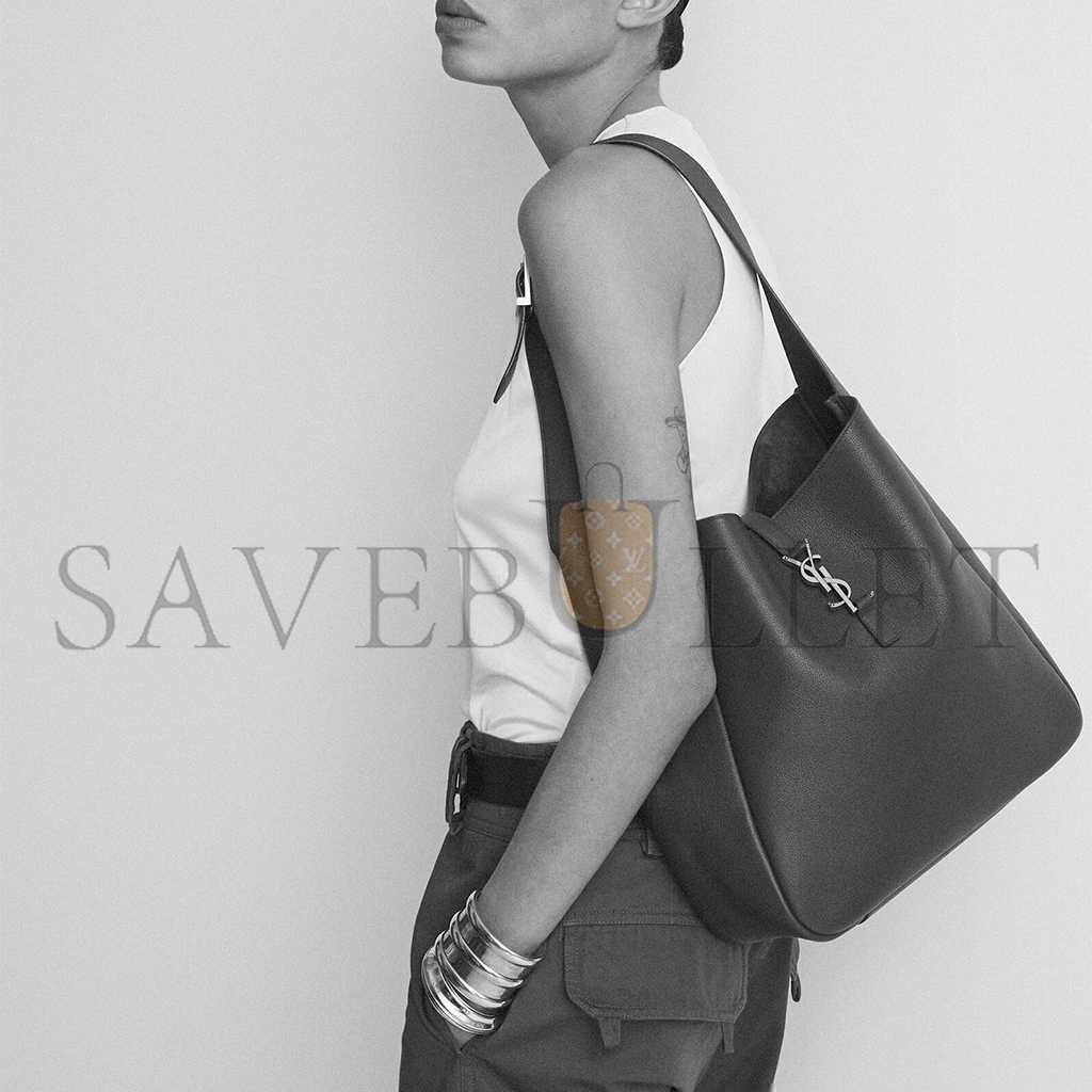 y*l le 5 À 7 S*pple large in grained leather 753837aaauq1000 (31*30*13cm)